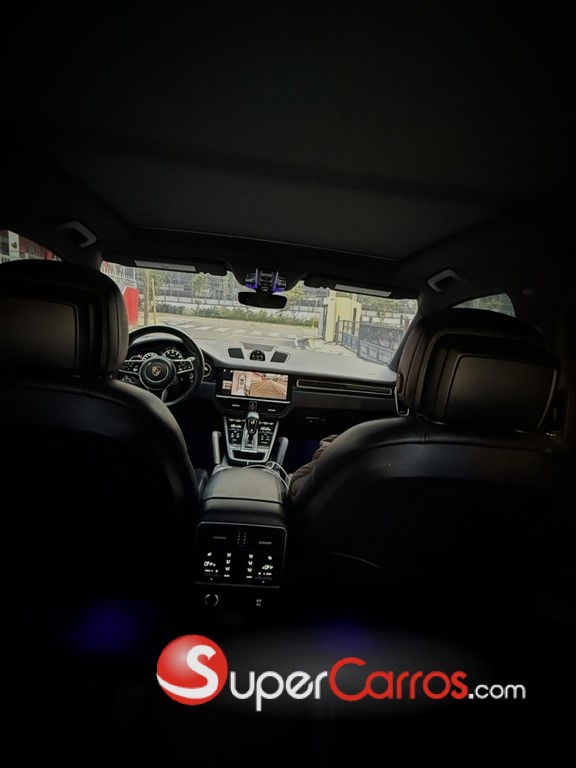 2021 Porsche Cayenne — foto 10 / 12