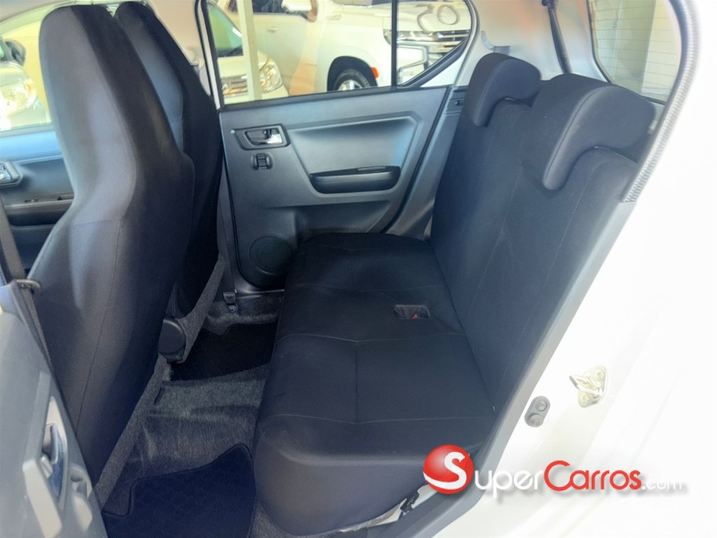 2021 Daihatsu Mira — foto 6 / 11