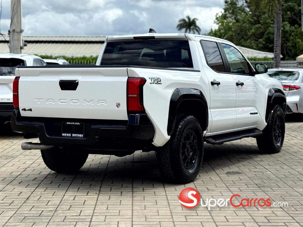 2024 Toyota Tacoma TRD OFF ROAD — foto 3 / 12