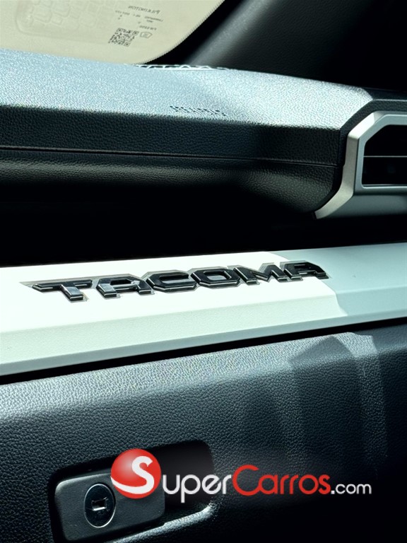 2024 Toyota Tacoma TRD OFF ROAD — foto 11 / 12
