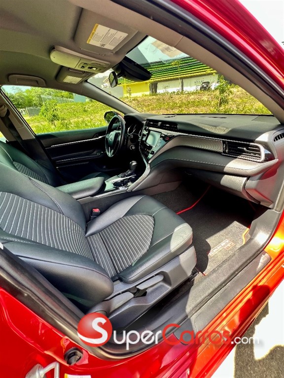 2019 Toyota Camry SE — foto 8 / 12