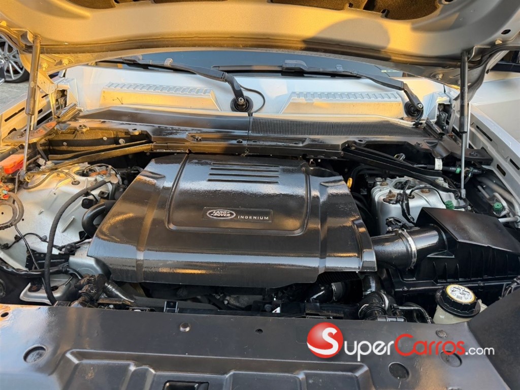 2021 Land Rover Defender 110 SE — foto 6 / 12