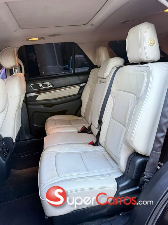 2017 Ford Explorer Platinum — foto 4 / 10