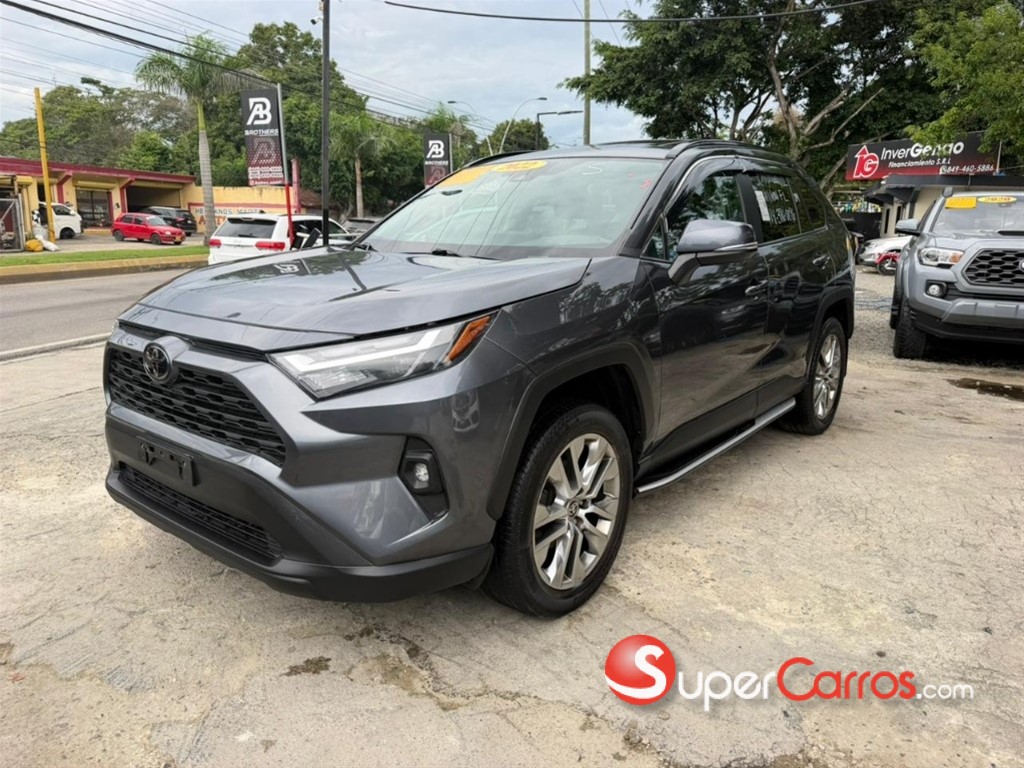 2022 Toyota RAV4 XLE Premium — foto 2 / 12