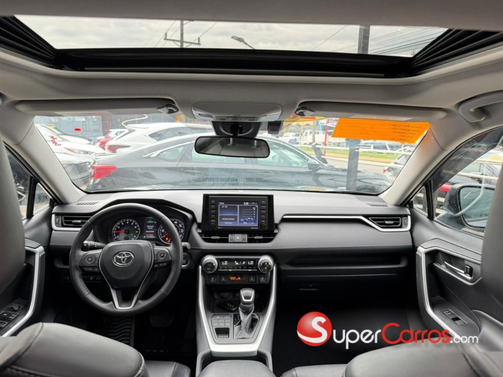 2022 Toyota RAV4 XLE Premium — foto 10 / 12