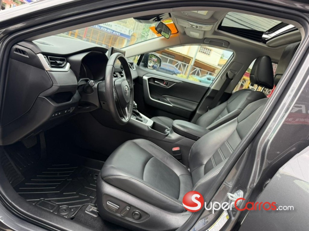 2022 Toyota RAV4 XLE Premium — foto 11 / 12