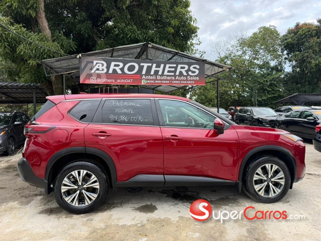2022 Nissan Rogue SV — foto 4 / 12