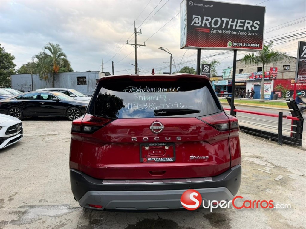 2022 Nissan Rogue SV — foto 6 / 12