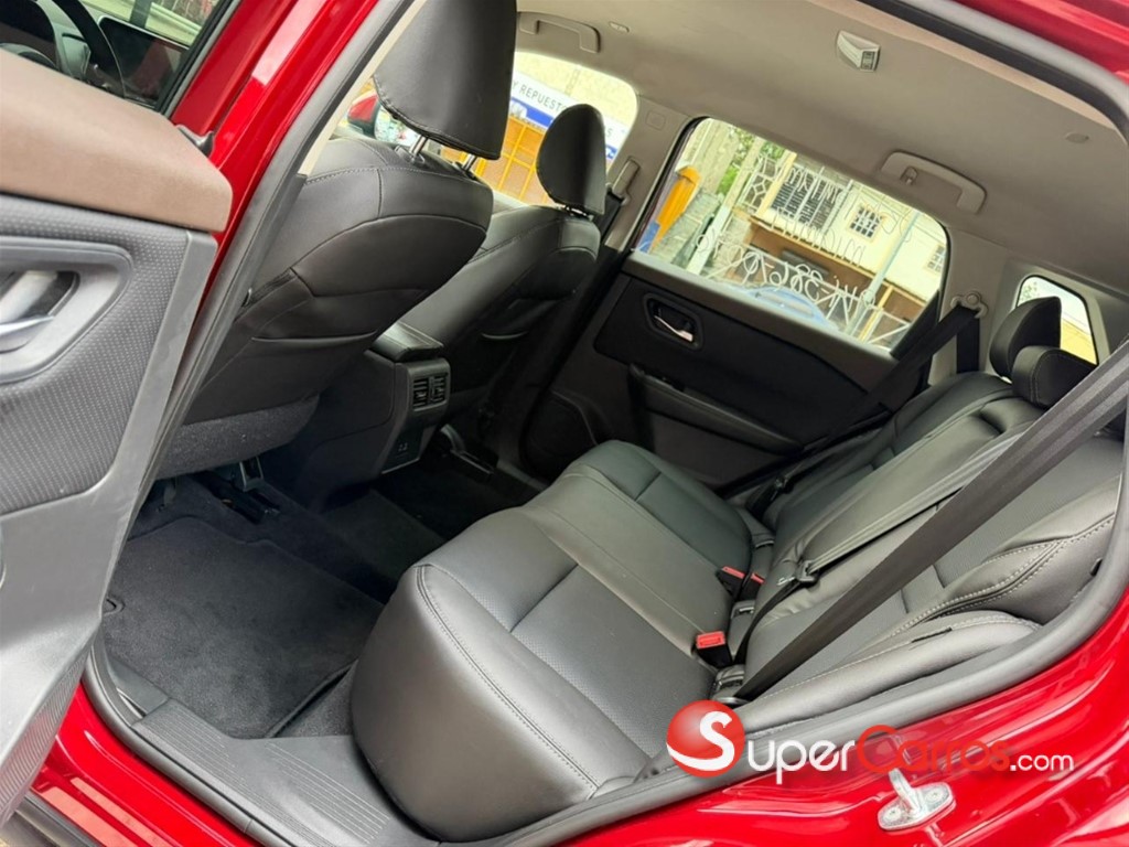 2022 Nissan Rogue SV — foto 8 / 12