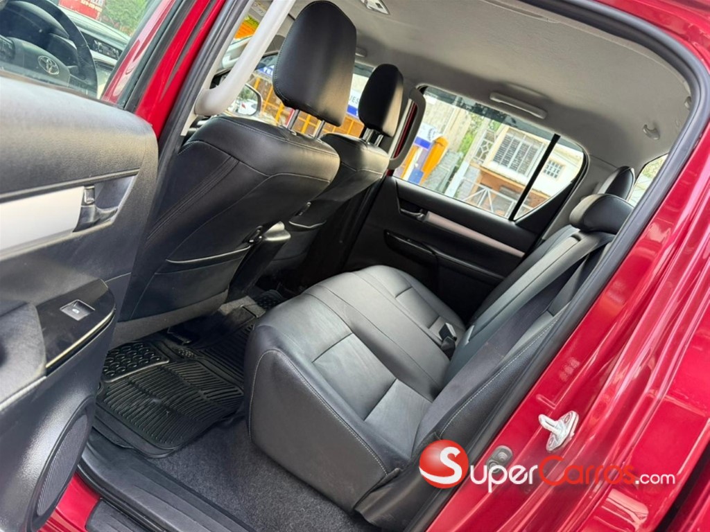2024 Toyota Hilux SRV — foto 5 / 12