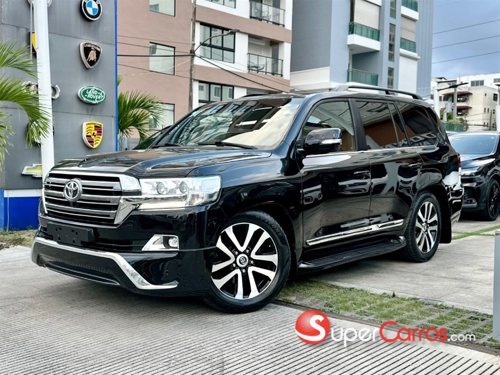 2017 Toyota Land Cruiser VXR