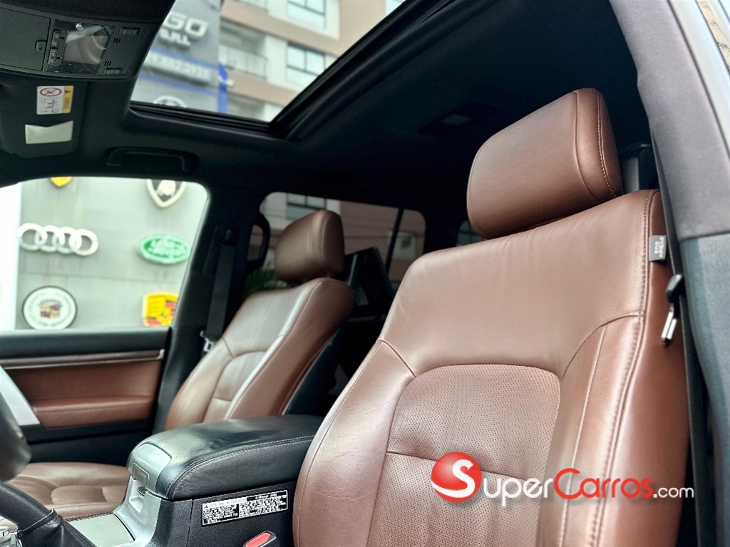 2017 Toyota Land Cruiser VXR — foto 4 / 12