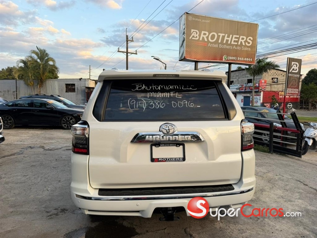 2020 Toyota 4 Runner Limited — foto 5 / 11