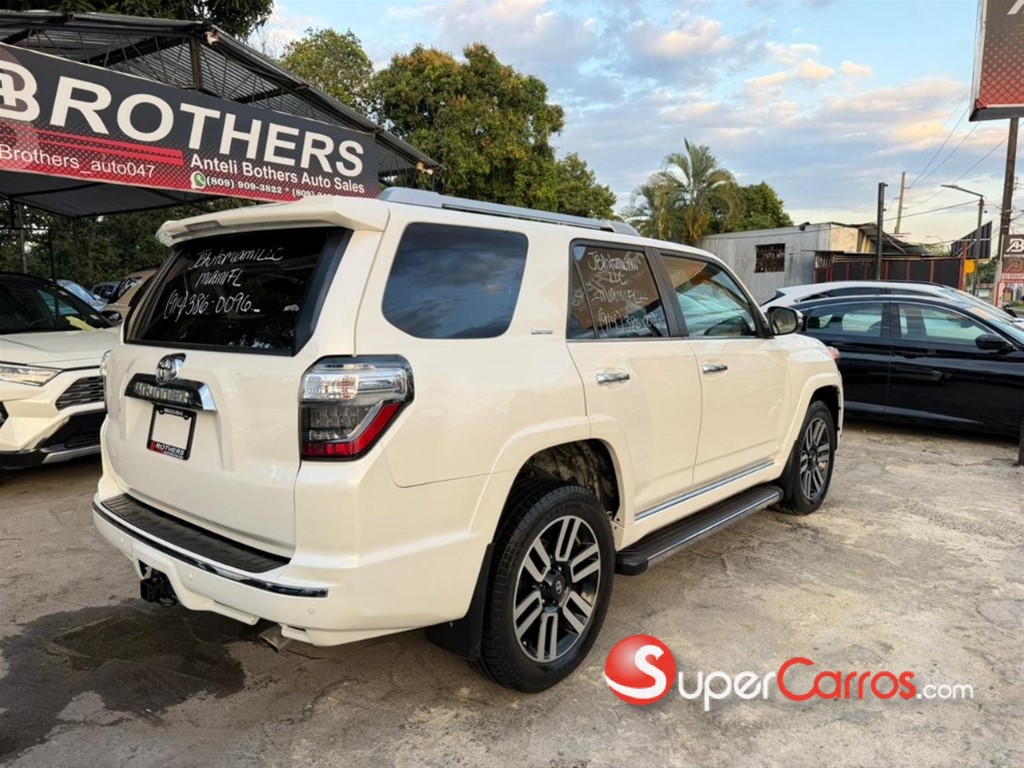 2020 Toyota 4 Runner Limited — foto 6 / 11