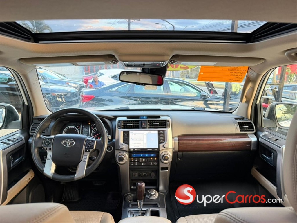 2020 Toyota 4 Runner Limited — foto 9 / 11