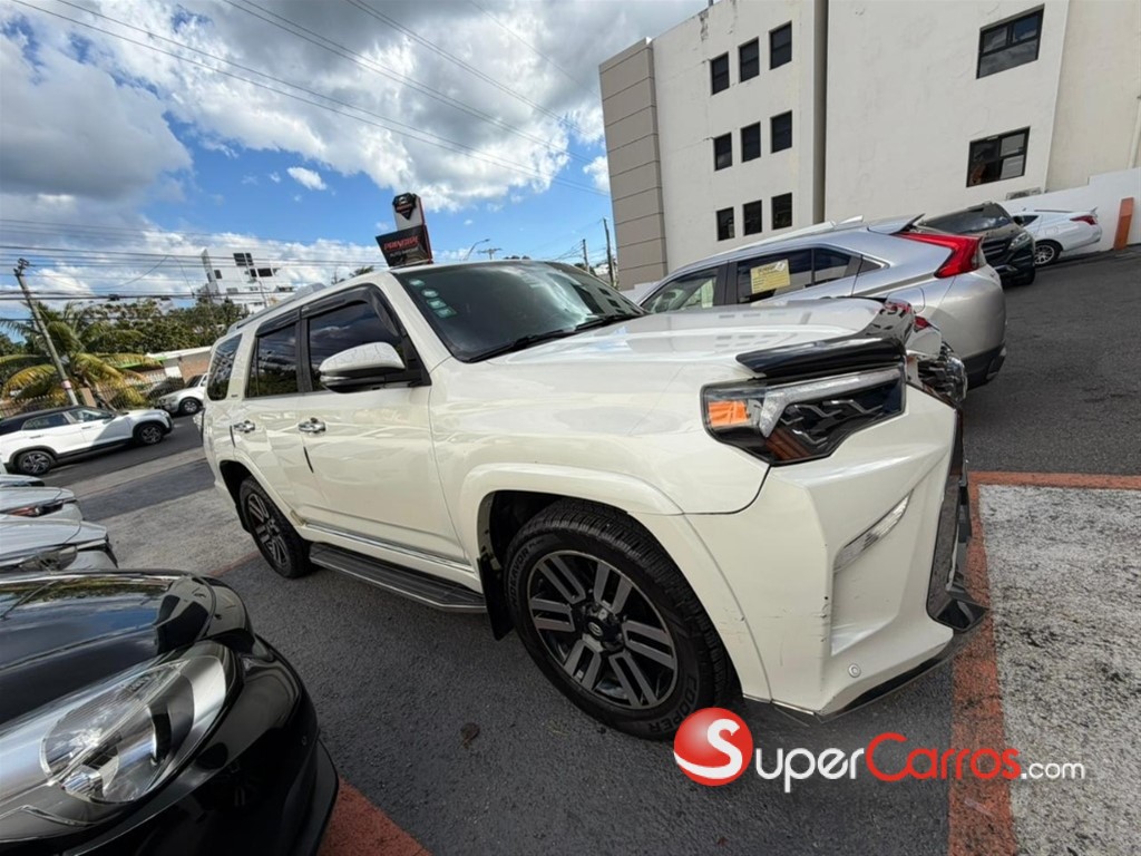2014 Toyota 4 Runner SR5 — foto 2 / 9