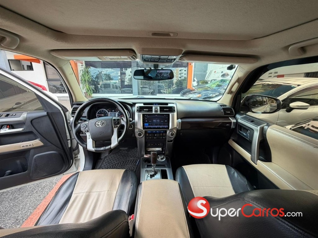 2014 Toyota 4 Runner SR5 — foto 5 / 9