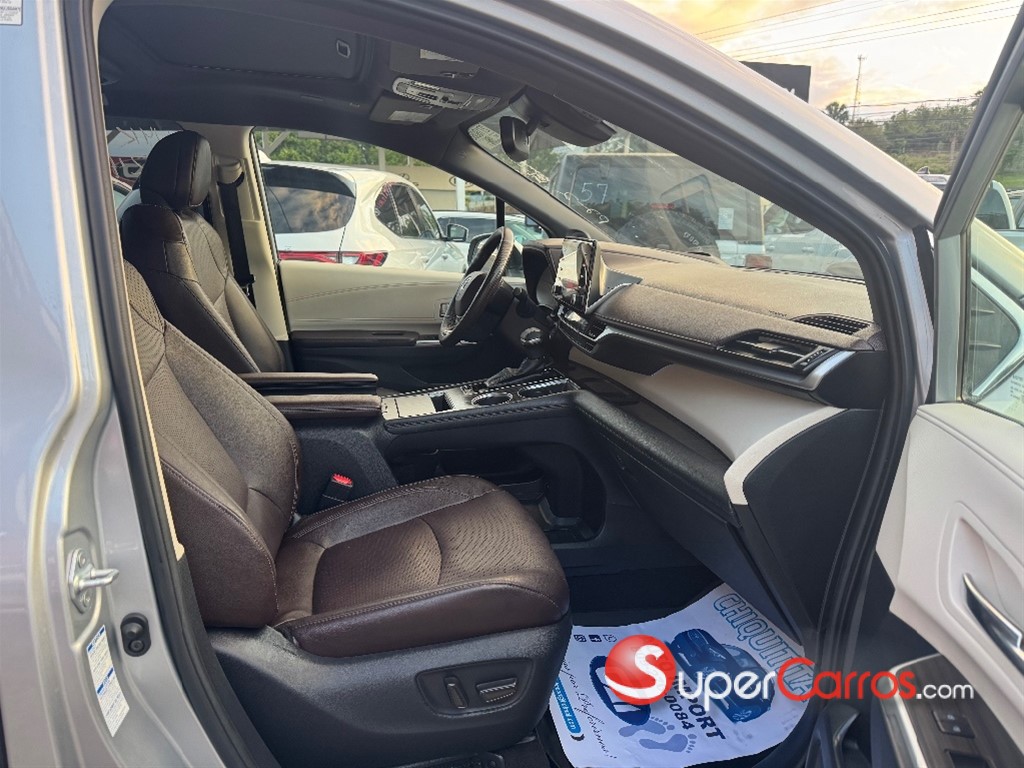 2022 Toyota Sienna PLATINUM — foto 11 / 12
