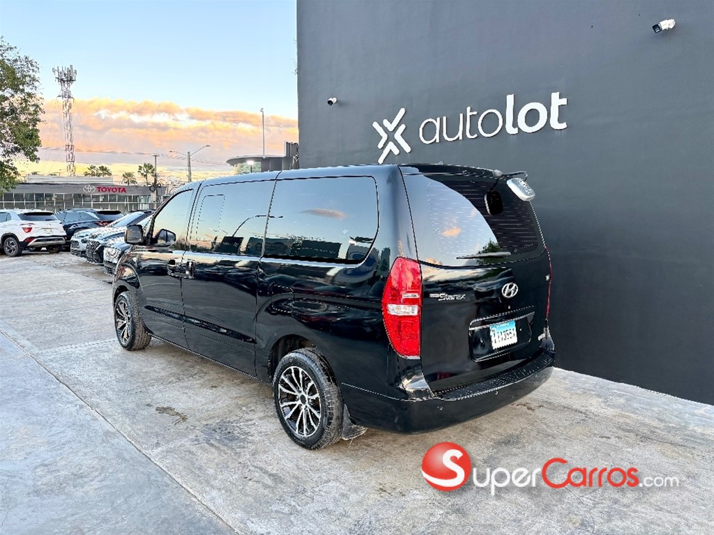 2017 Hyundai Starex — foto 4 / 11