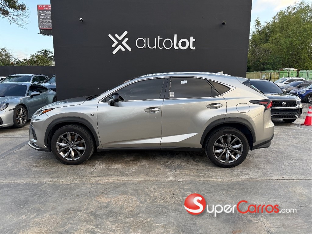 2021 Lexus NX 300 F Sport — foto 2 / 9