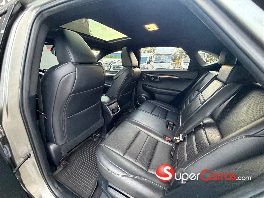 2021 Lexus NX 300 F Sport — foto 6 / 9