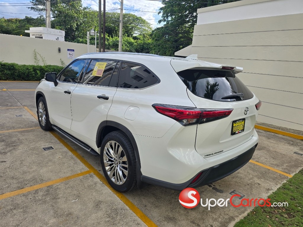 2020 Toyota Highlander XLE — foto 7 / 12