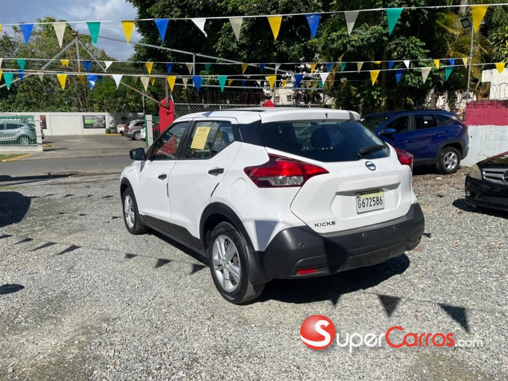 2020 Nissan Kicks — foto 4 / 10