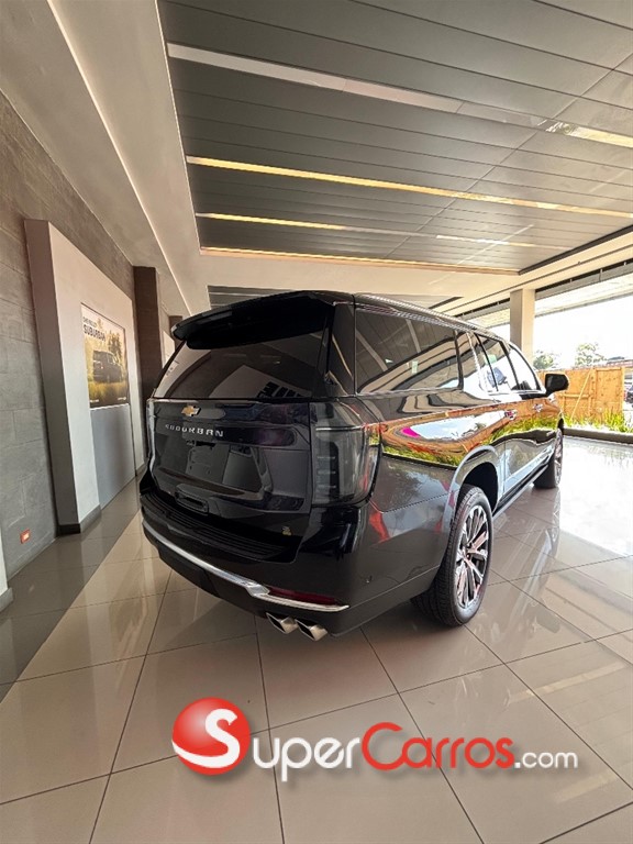 2026 Chevrolet Suburban Highcountry — foto 2 / 6