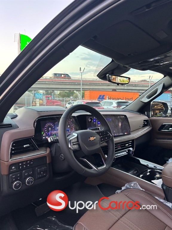 2026 Chevrolet Suburban Highcountry — foto 3 / 6