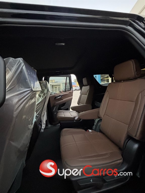 2026 Chevrolet Suburban Highcountry — foto 6 / 6