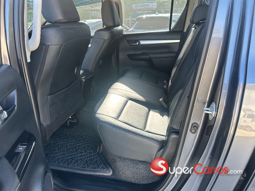 2022 Toyota Hilux SRV — foto 7 / 11