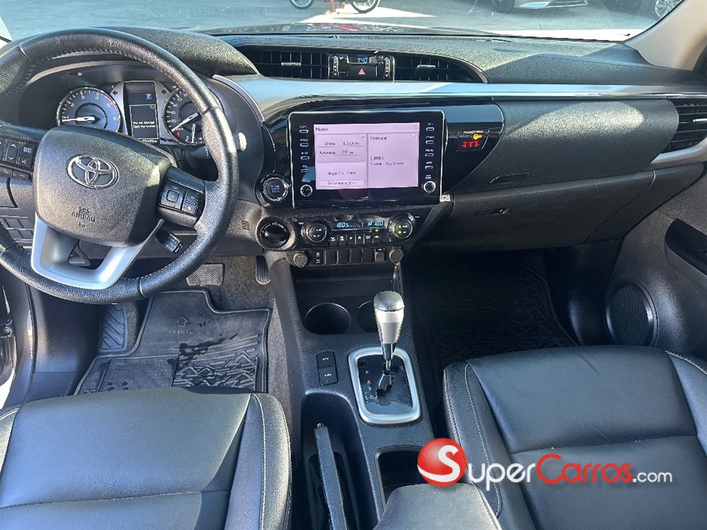 2022 Toyota Hilux SRV — foto 8 / 11