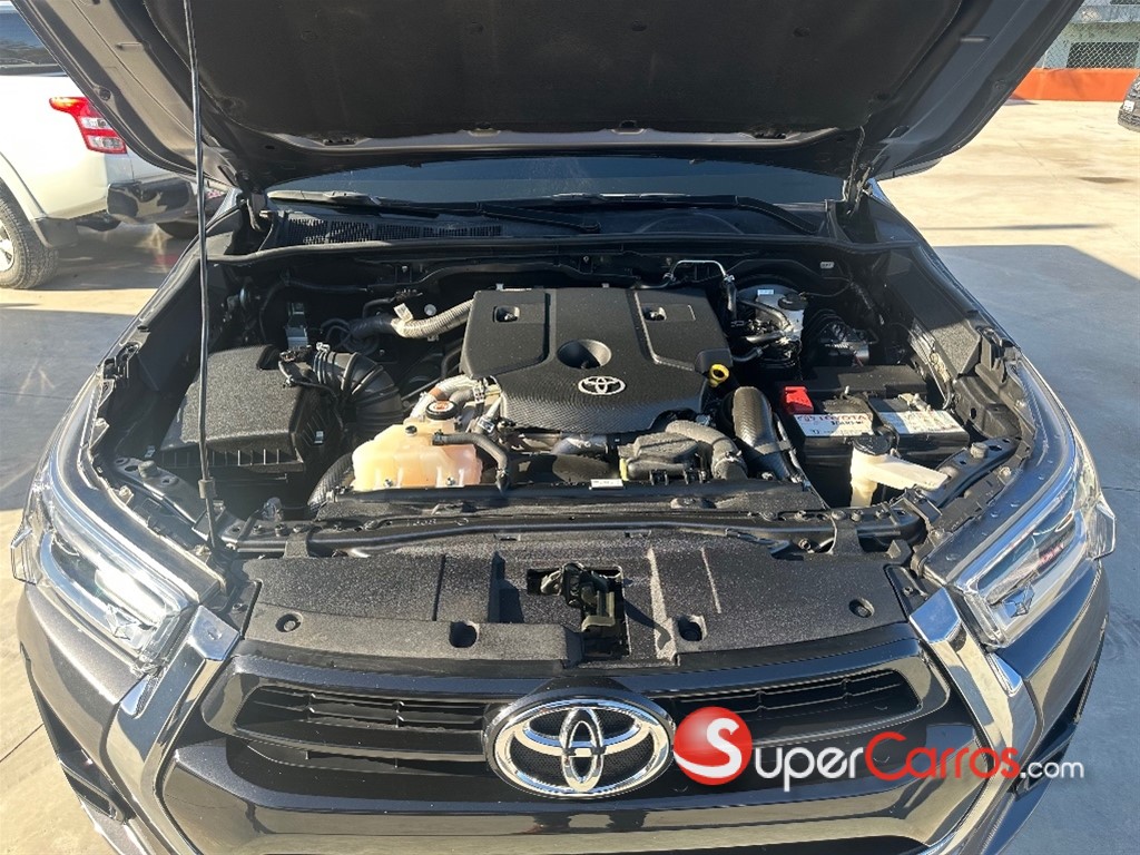 2022 Toyota Hilux SRV — foto 10 / 11