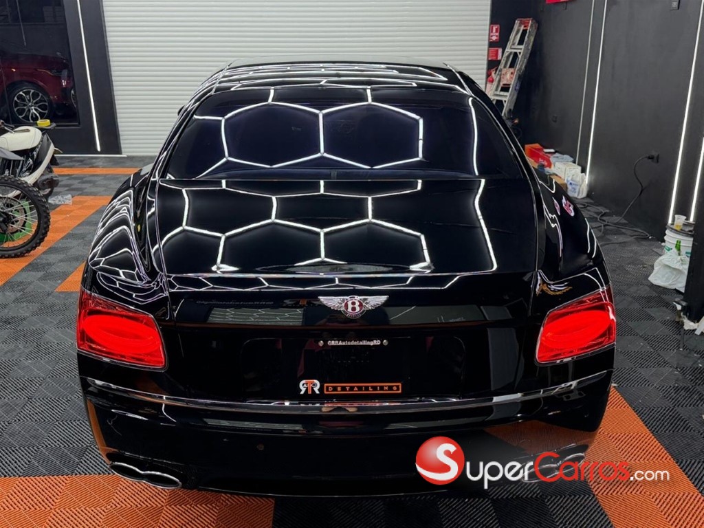 2015 Bentley Continental Flying Spur — foto 4 / 12