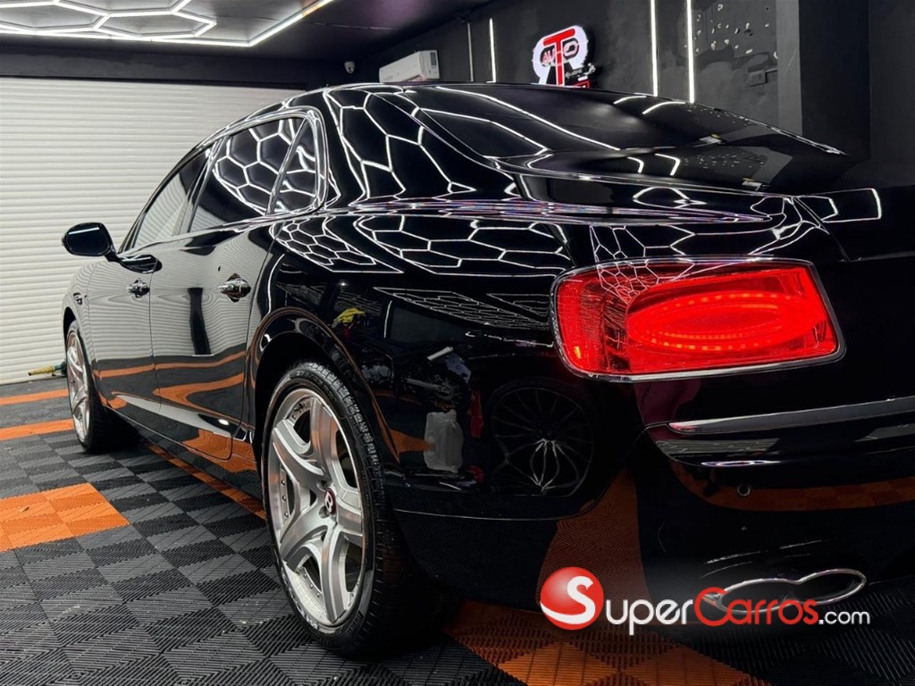 2015 Bentley Continental Flying Spur — foto 6 / 12