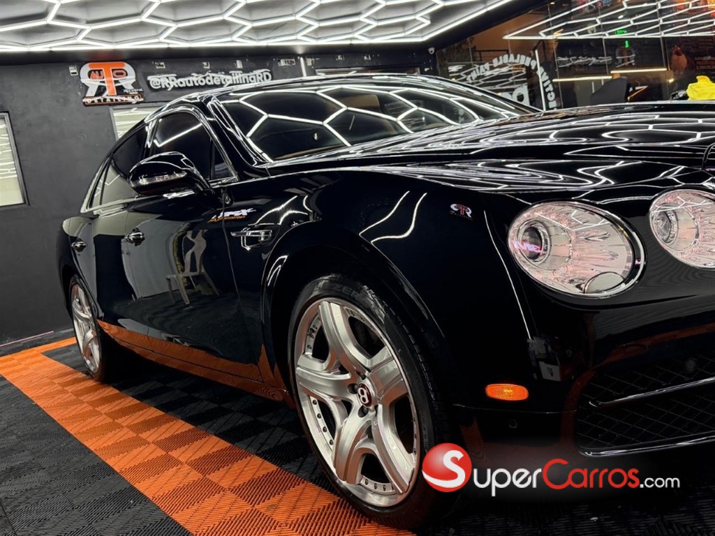 2015 Bentley Continental Flying Spur — foto 8 / 12