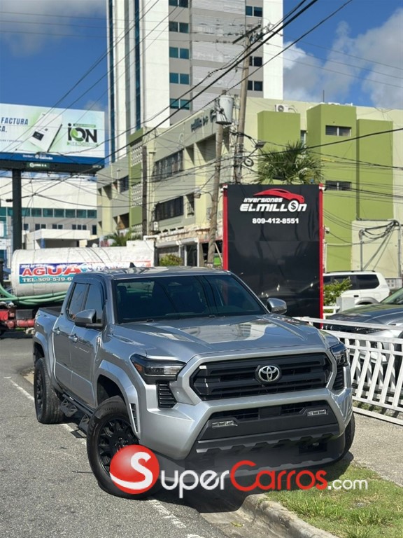 2025 Toyota Tacoma TRD SPORT — foto 2 / 10