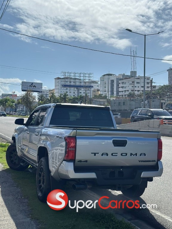2025 Toyota Tacoma TRD SPORT — foto 4 / 10