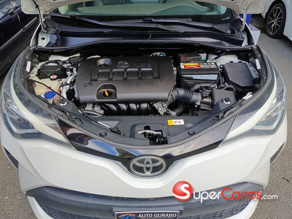 2020 Toyota C-HR LIMITED — foto 3 / 7