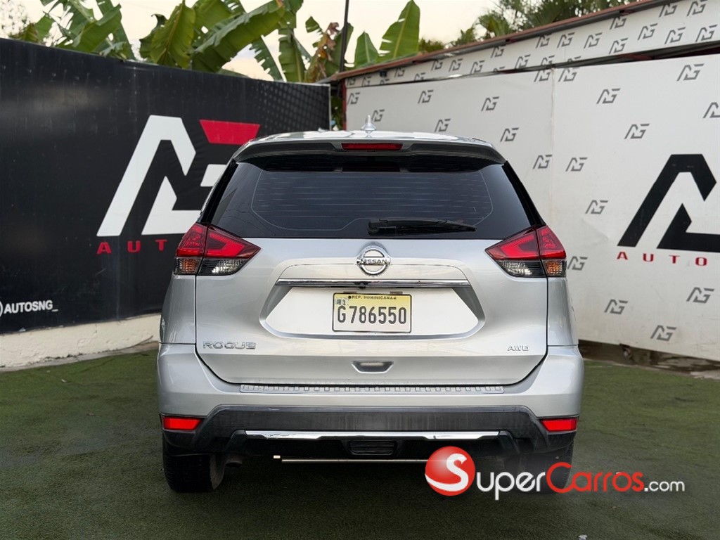 2018 Nissan Rogue — foto 5 / 12