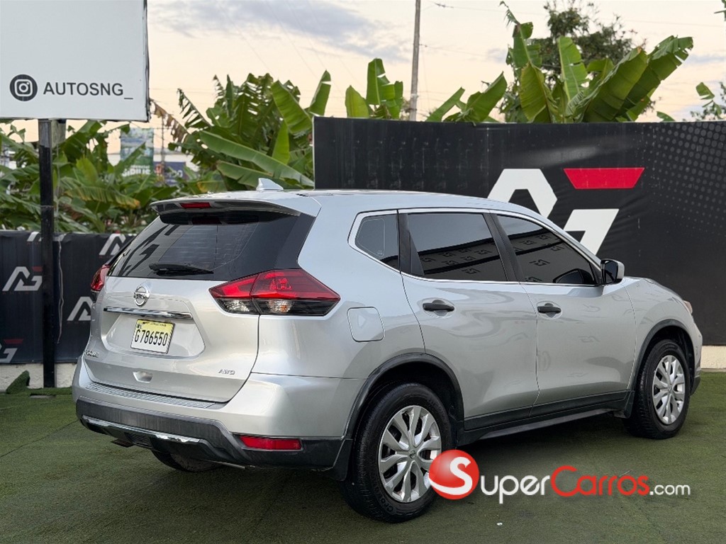 2018 Nissan Rogue — foto 6 / 12