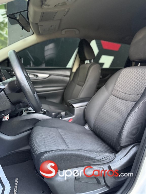 2018 Nissan Rogue — foto 7 / 12