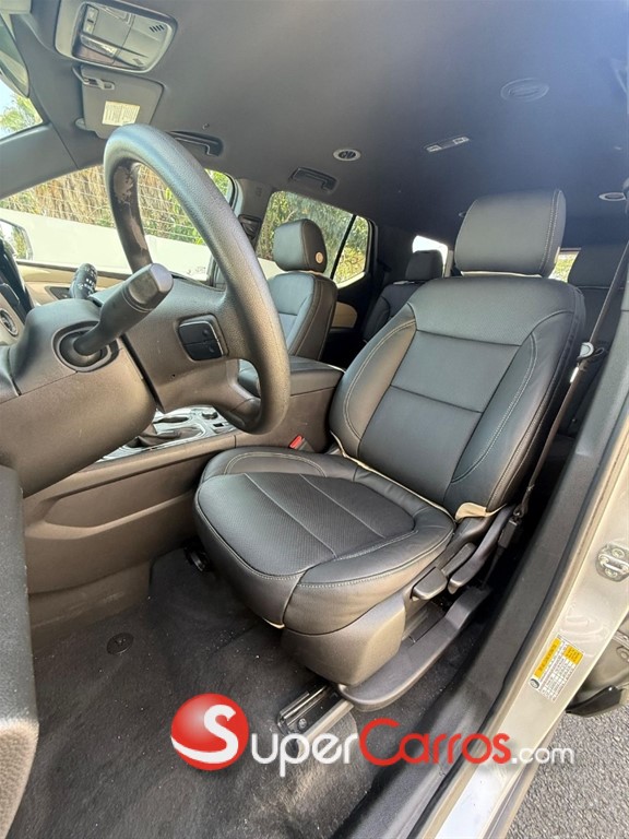 2022 Chevrolet Traverse LS — foto 4 / 8