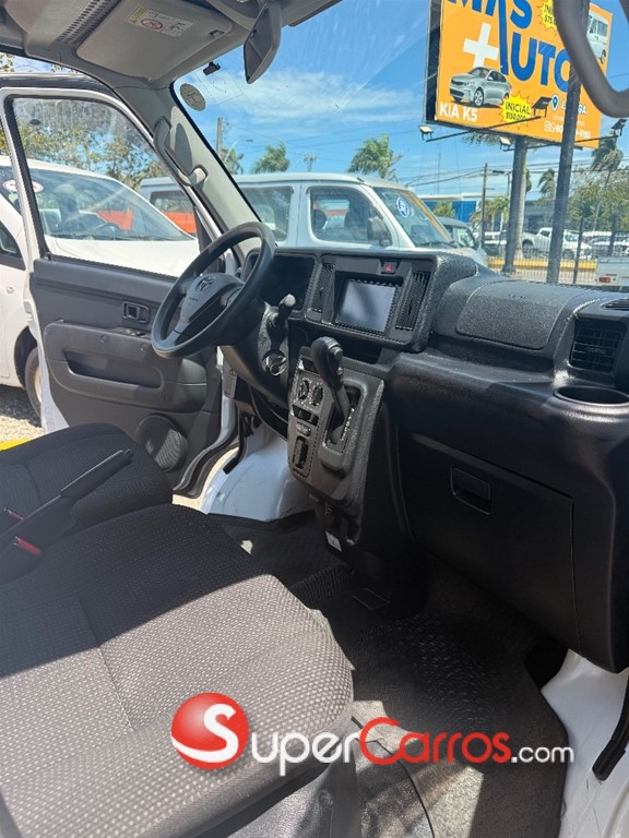 2022 Toyota Pixis — foto 6 / 11
