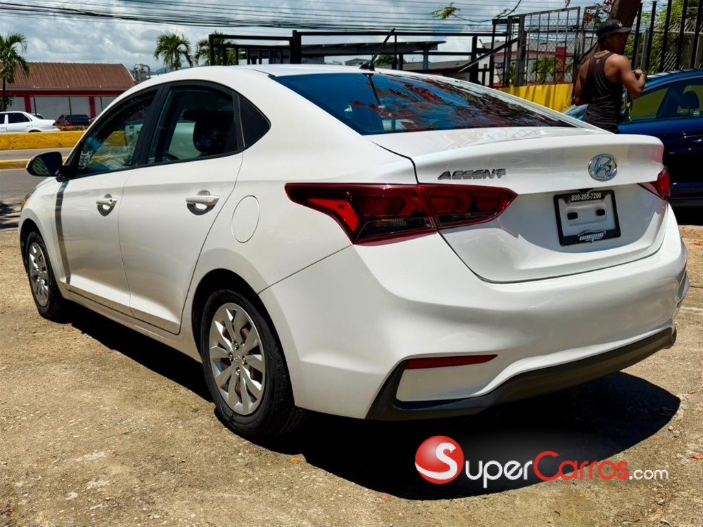 2020 Hyundai Accent SE — foto 5 / 8
