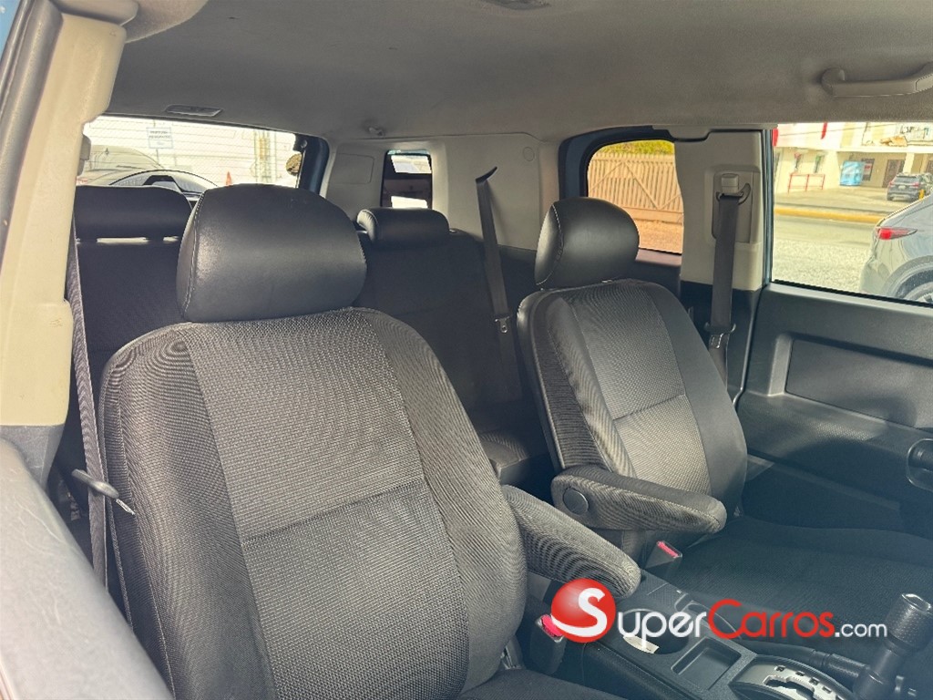 2007 Toyota FJ Cruiser — foto 7 / 10