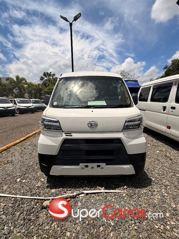 2022 Daihatsu Hijet Minivan — foto 2 / 11