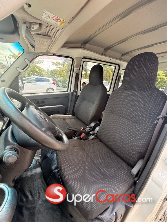 2022 Daihatsu Hijet Minivan — foto 6 / 11