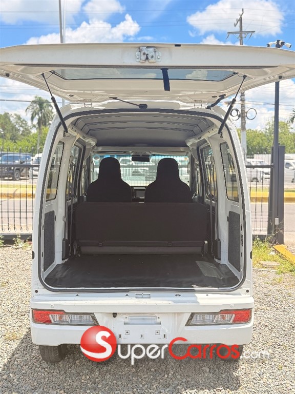 2022 Daihatsu Hijet Minivan — foto 8 / 11