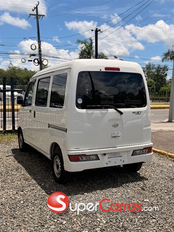 2022 Daihatsu Hijet Minivan — foto 9 / 11